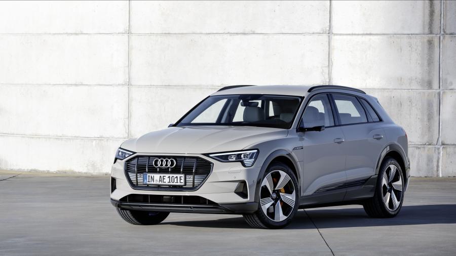  Audi e-tron 55 Quattro 2019 года  (WW) (фото 14 из 452)